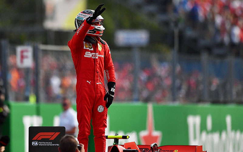 Leclerc se queda la pole en Monza, después de que sus rivales calcularan mal el tiempo para la última vuelta